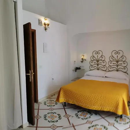 Hotel Dimora Fornillo 3*