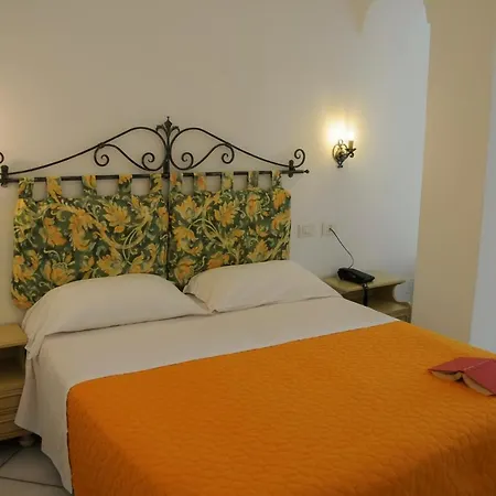 Dimora Fornillo Hotel 3*