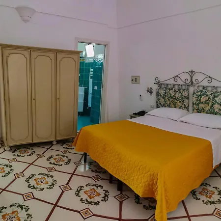 Dimora Fornillo Ξενοδοχείο 3*