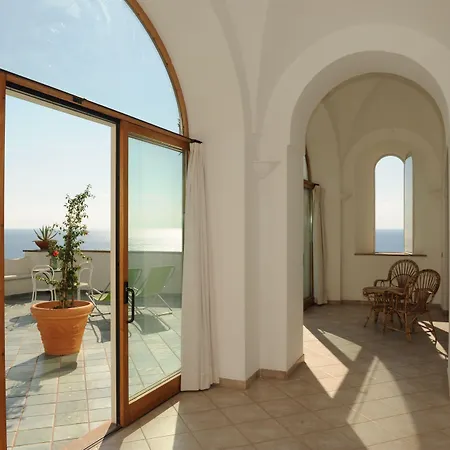 Ξενοδοχείο Dimora Fornillo 3*